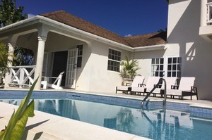 Blue Sky — Luxury villa for rent in Porters